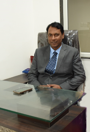 Dr Ashar Ali Khan, MCh Ortho, joint replacement specialist at Imperia Hospital Lucknow