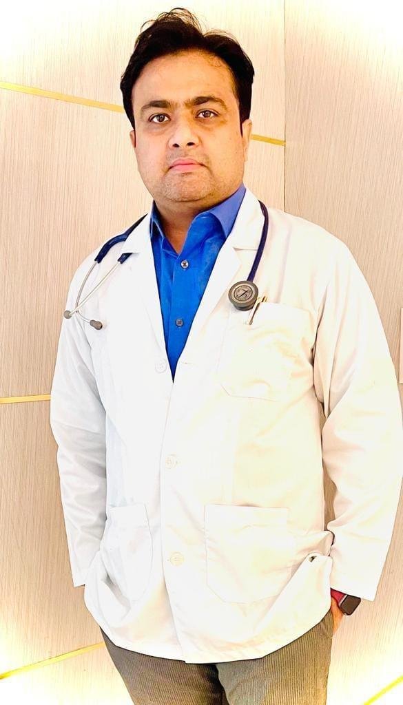 Dr Haider Raza, lung specialist and consultant pulmonologist in Lucknow at Imperia Hospital
